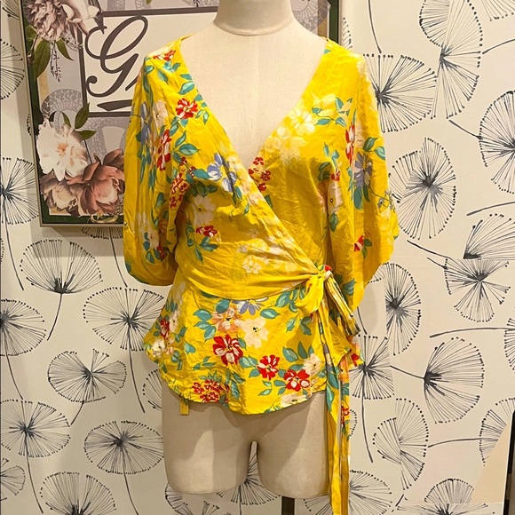 Yummy Kim S anthropology Floral Yellow Wrap Top - Picture 2 of 2